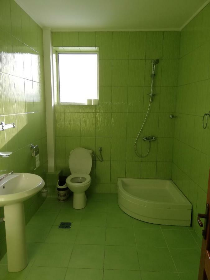 Pensiunea La Safari 티르구 네암트 외부 사진
